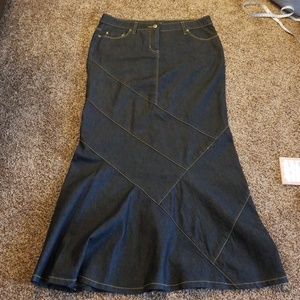 💥Dark Jean Skirt💥